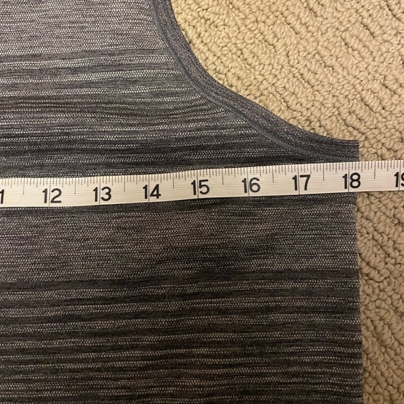 Patagonia Women’s Tank Top Large Gray Striped - Picture 7 of 8